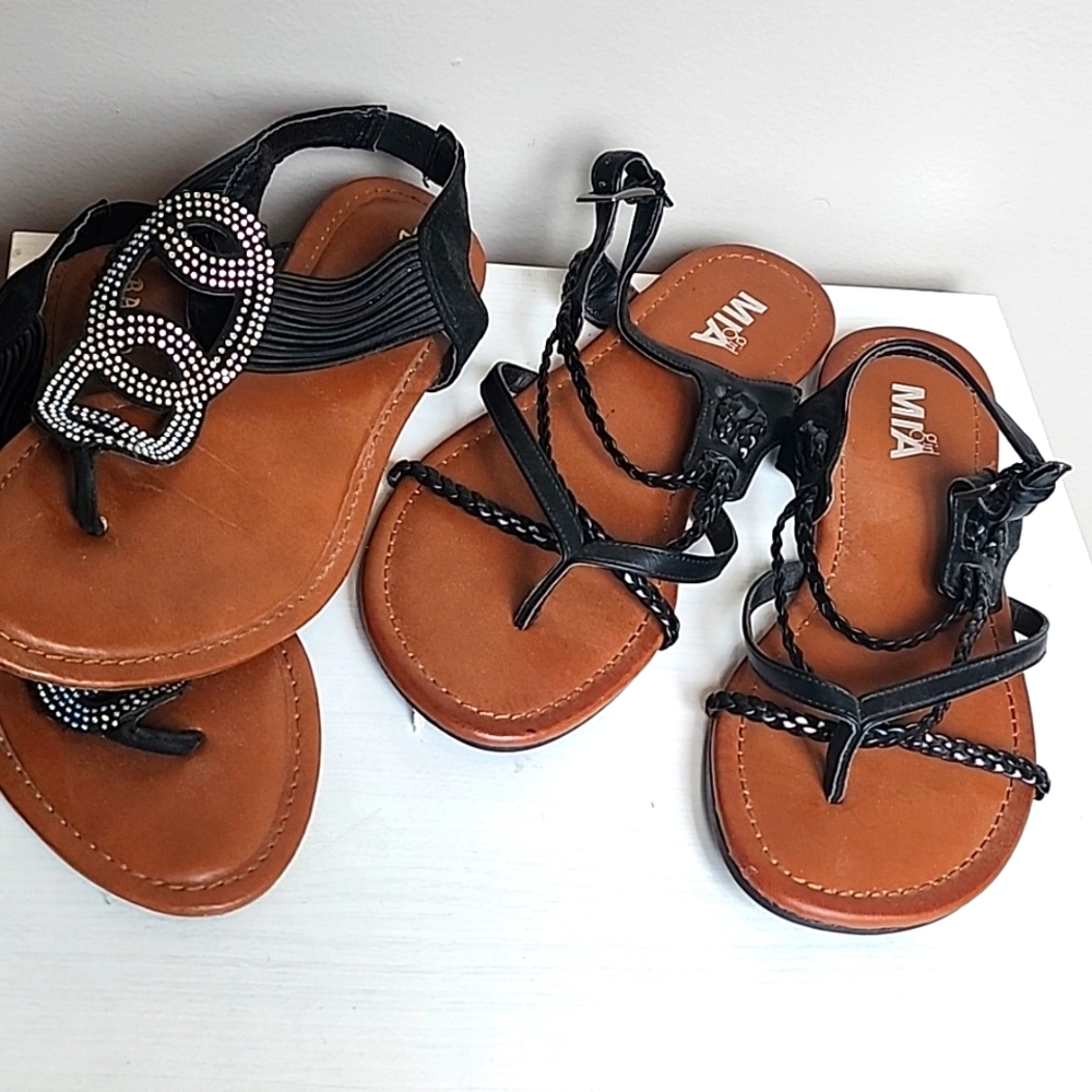 Bundle ladies flat sandals Bamboo and Mia sz 8 GUC